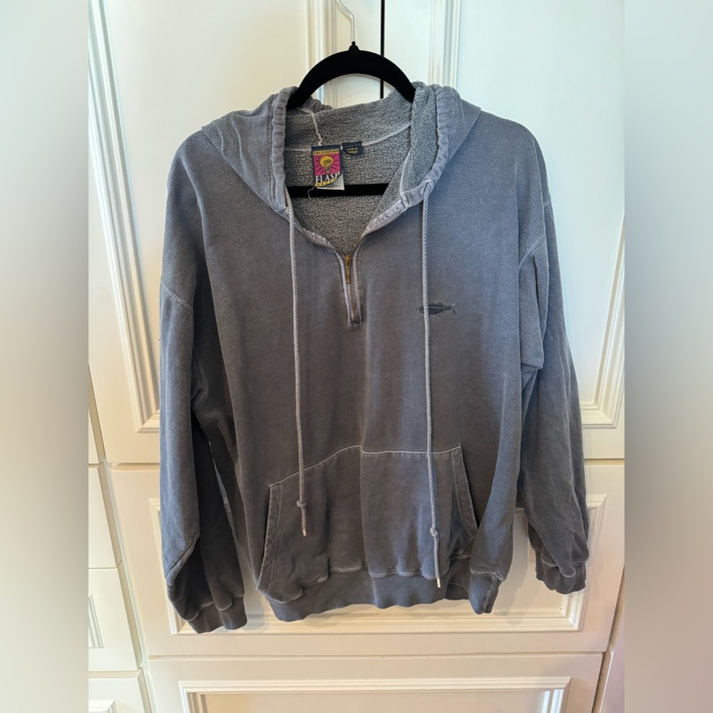 Boutique Grey O/S Menemsha Blue's Martha's Vineyard Half Zip-Up Sweatshirt. 🖤⚡️